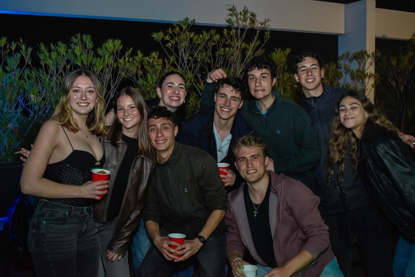 Amigos disfrutando del evento