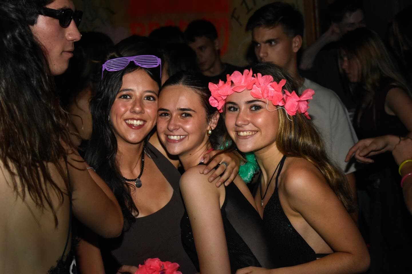 Invitadas disfrutando de la fiesta